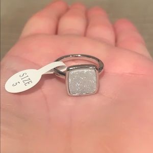 NWT Sparkly Fragrant Jewels Ring - Size 5